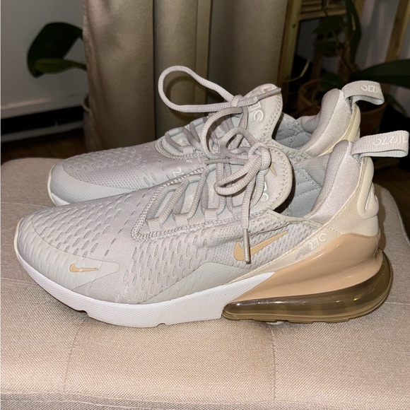 Nike Air Max 270 - Picture 2 of 4